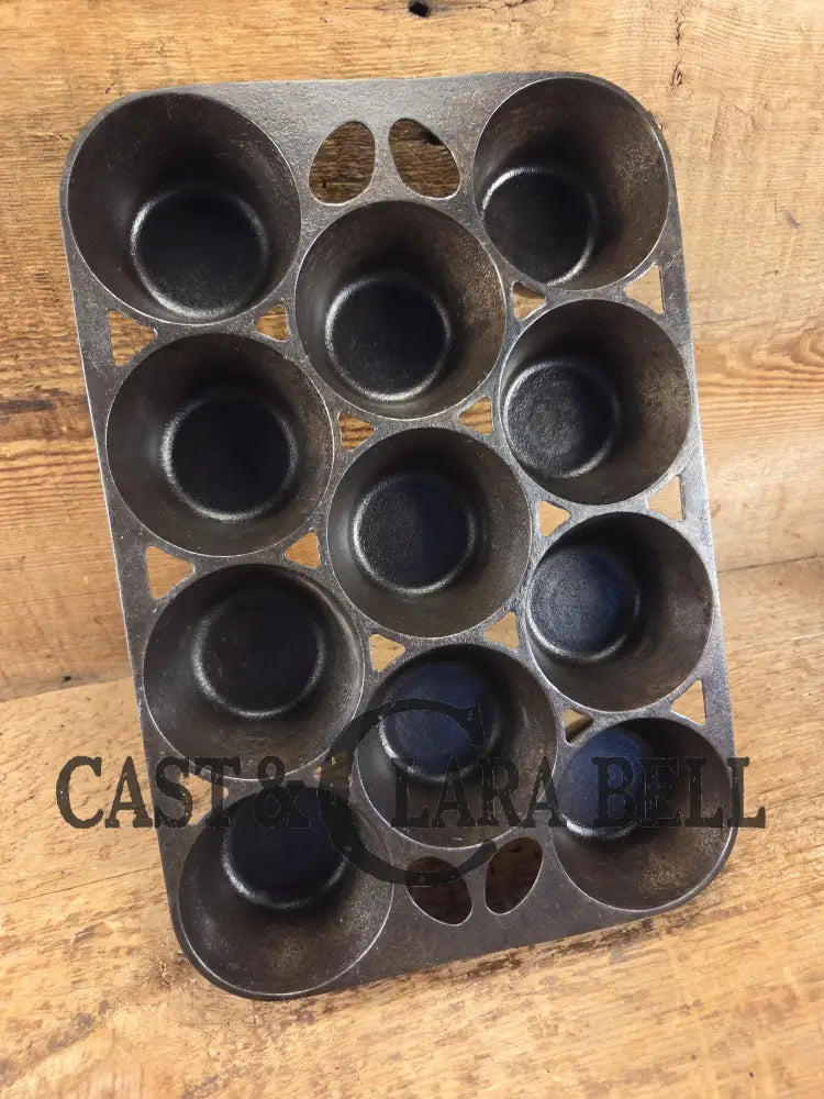 Best Seller! Lovely Griswold No. 10 Popover Pan 949 C. Open frame design is ready to make the best brownies muffins or