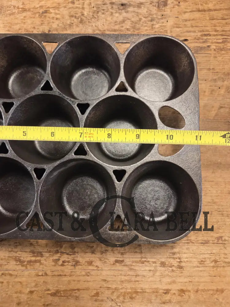 Best Seller! Lovely Griswold No. 10 Popover Pan 949 C. Open frame design is ready to make the best brownies muffins or