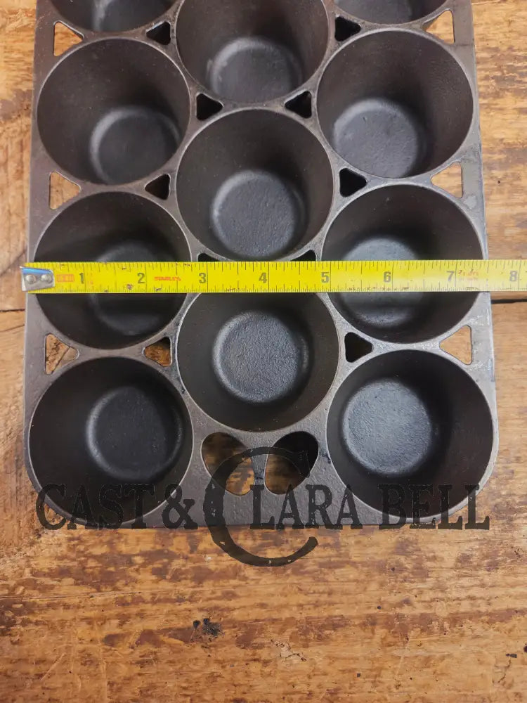 Best Seller! Lovely Griswold No. 10 Popover Pan 949. Open frame design is ready to make the best brownies muffins or