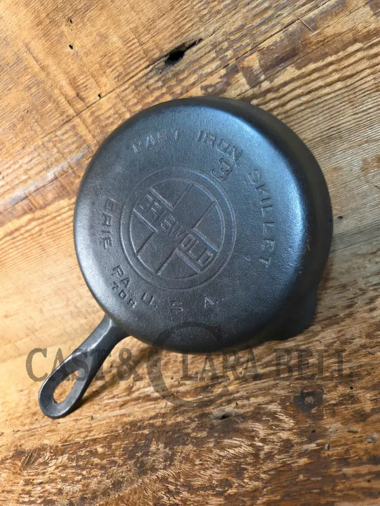 Best selling Egg Skillet! 1930’s Griswold #3 Skillet with Large Block Logo 709 - Skillet