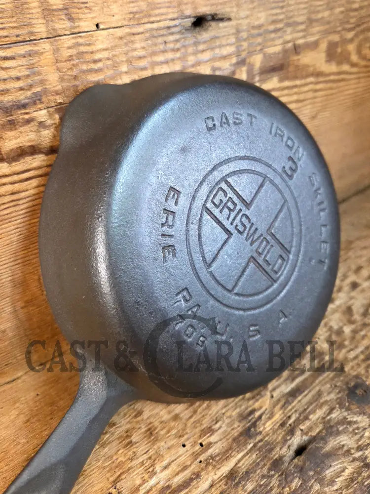 Best selling Egg Skillet! 1930’s Griswold #3 Skillet with Large Block Logo 709 - Skillet