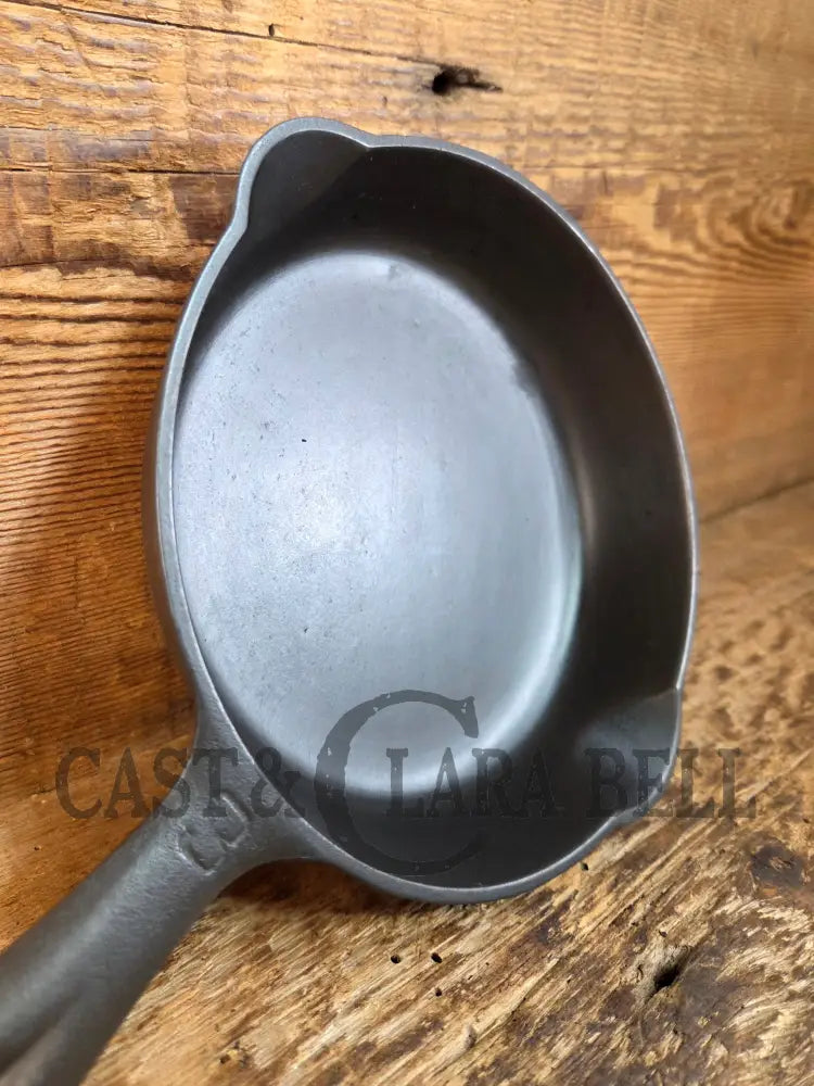 Best selling Egg Skillet! 1930’s Griswold #3 Skillet with Large Block Logo 709 - Skillet