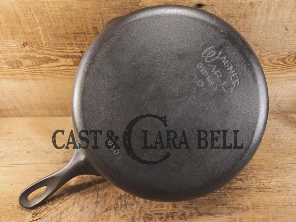 Big 1930βs Wagner Ware #10 Cast Iron Skillet with Stylized Logo 1060 E. Great Bacon skillet! Perfect for larger meals