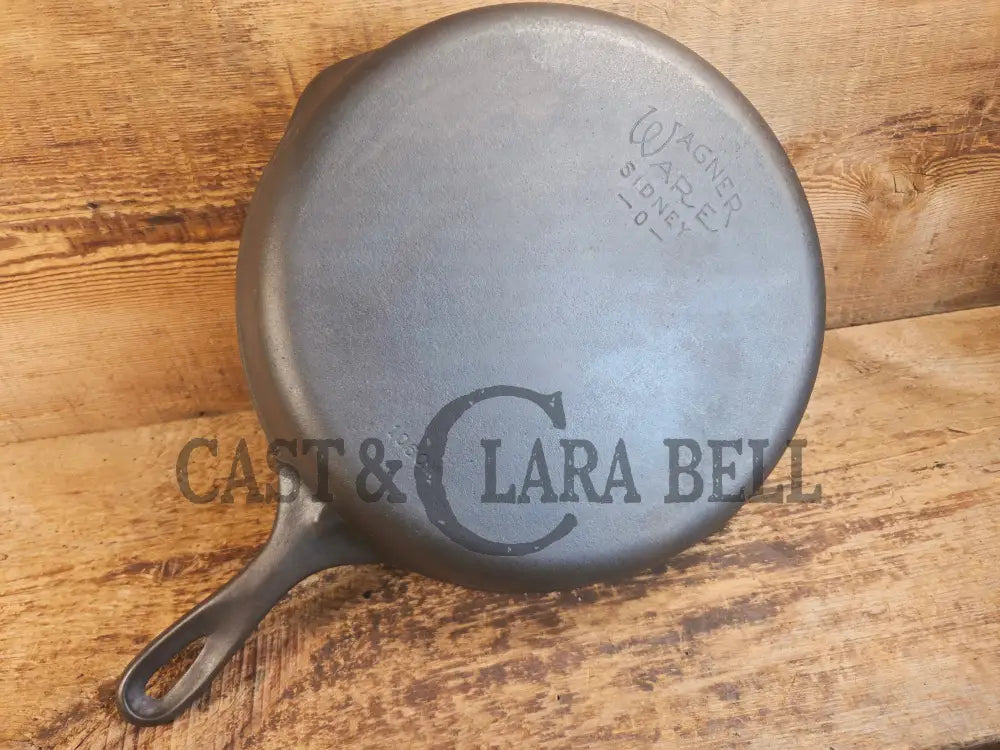 Big 1930’s Wagner Ware #10 Cast Iron Skillet with Stylized Logo 1060 H. Great Bacon skillet! - Skillet
