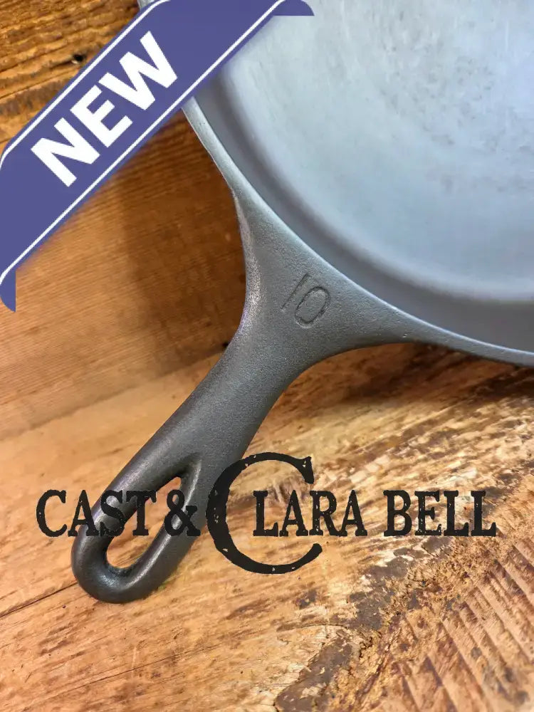 Big 1930’s Wagner Ware #10 Cast Iron Skillet with Stylized Logo 1060 H. Great Bacon skillet!