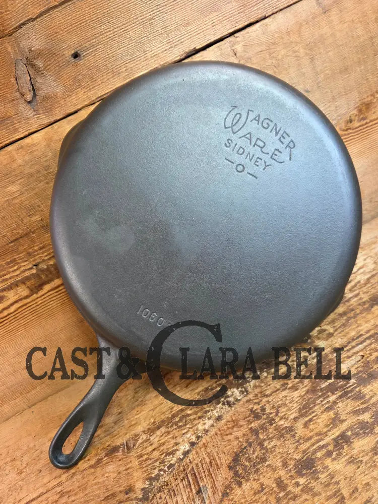 Big 1930’s Wagner Ware #10 Cast Iron Skillet with Stylized Logo 1060 H. Great Bacon skillet!