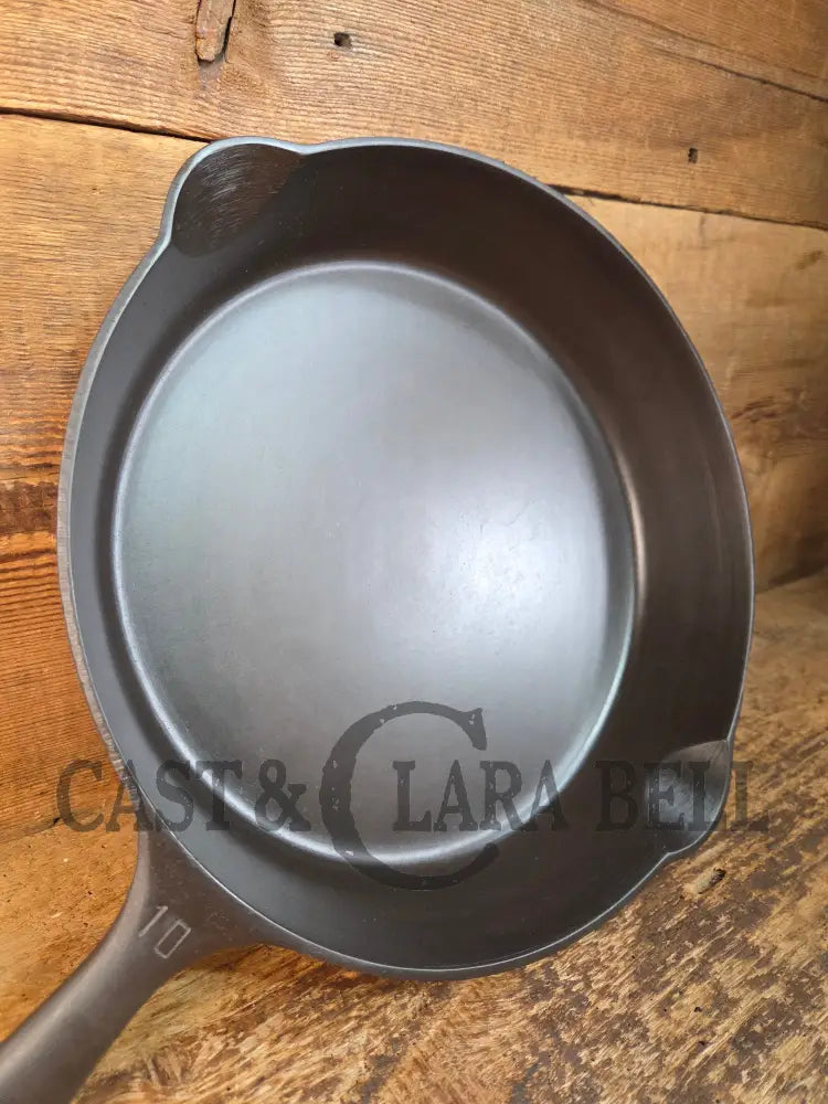 Big 1940’s Griswold #10 Skillet with Small Block Logo and Heat Ring 716 E. Fantastic every day pan Getting harder to