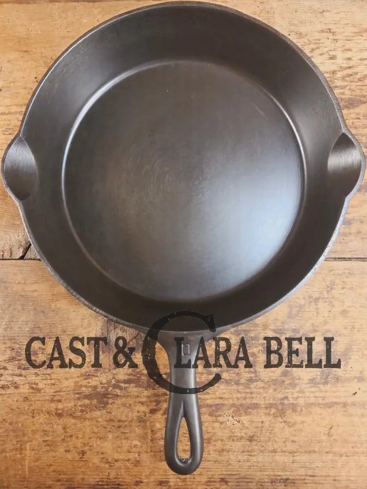 Big 1940’s Griswold #10 Skillet with Small Block Logo and Heat Ring 716 B. Fantastic every day pan Getting harder to