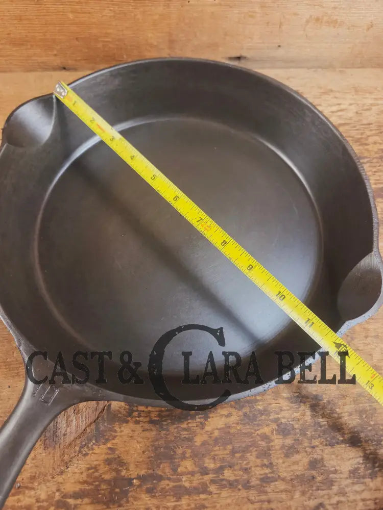 Big 1940’s Griswold #10 Skillet with Small Block Logo and Heat Ring 716 B. Fantastic every day pan Getting harder to