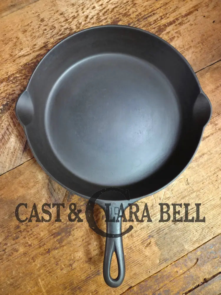 Big 1940’s Griswold #10 Skillet with Small Block Logo and Heat Ring 716 C. Fantastic every day pan Getting harder to