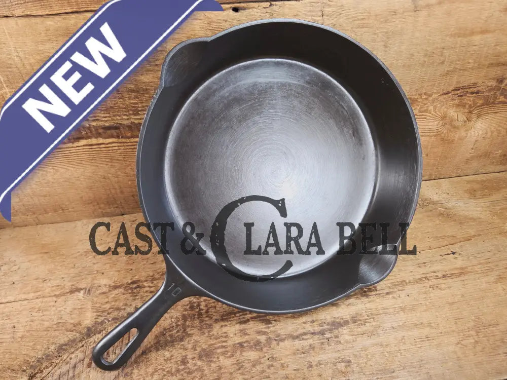 Big 1940’s Griswold #10 Skillet with Small Block Logo and Heat Ring 716 D. Fantastic every day pan Getting harder to