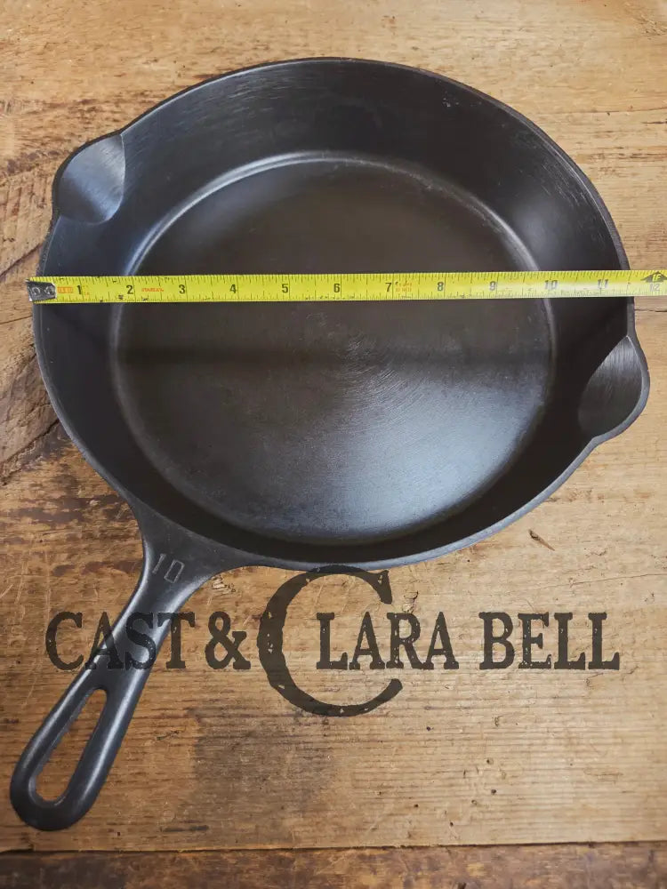 Big 1940’s Griswold #10 Skillet with Small Block Logo and Heat Ring 716 D. Fantastic every day pan Getting harder to