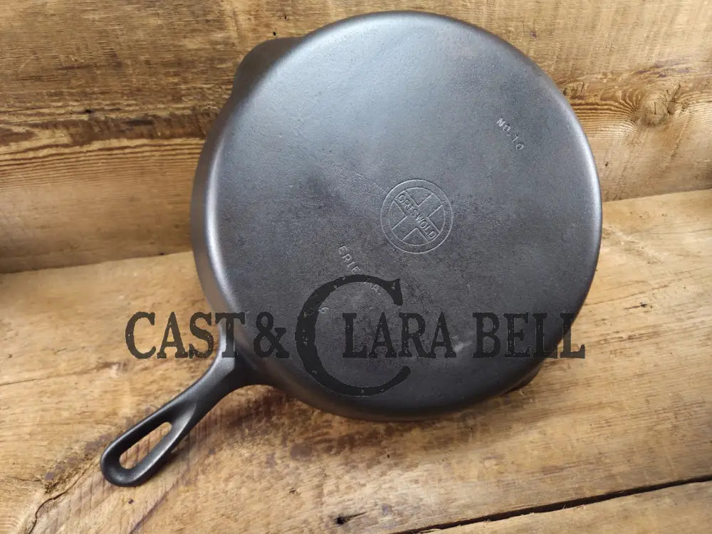 Big 1940’s Griswold #10 Skillet with Small Block Logo and Heat Ring 716 D. Fantastic every day pan Getting harder to