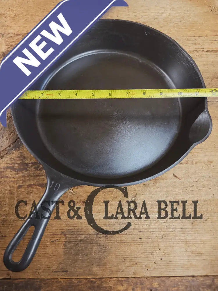 Big 1940’s Griswold #10 Skillet with Small Block Logo and Heat Ring 716 D. Fantastic every day pan Getting harder to