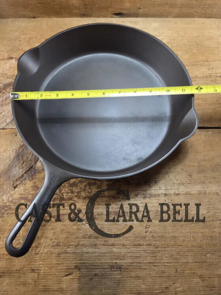 Big 1940’s Griswold #10 Skillet with Small Block Logo and Heat Ring 716 D. Fantastic every day pan Getting harder to