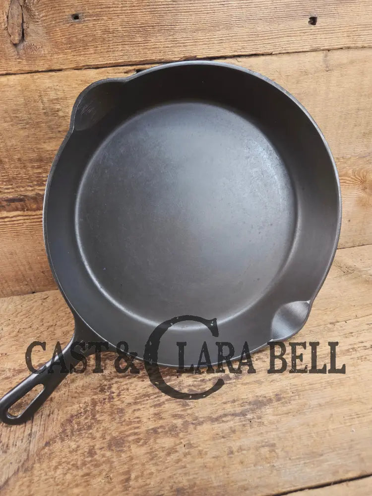 Big 1940’s Griswold #10 Skillet with Small Block Logo and Heat Ring 716 E. Fantastic every day pan Getting harder to