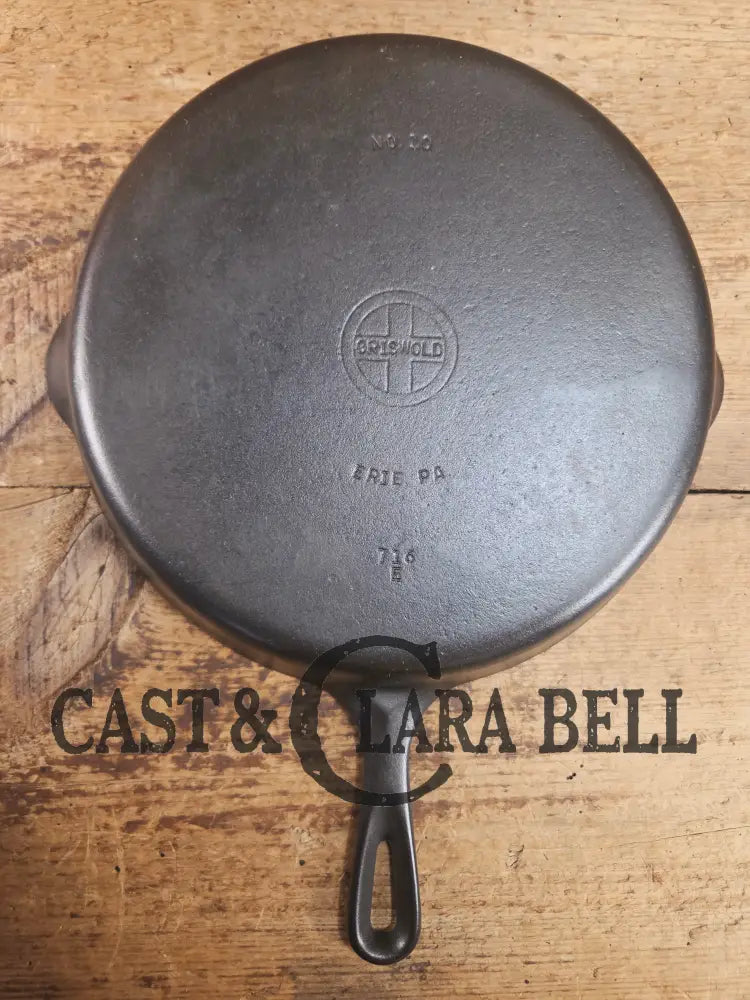 Big 1940’s Griswold #10 Skillet with Small Block Logo and Heat Ring 716 E. Fantastic every day pan Getting harder to