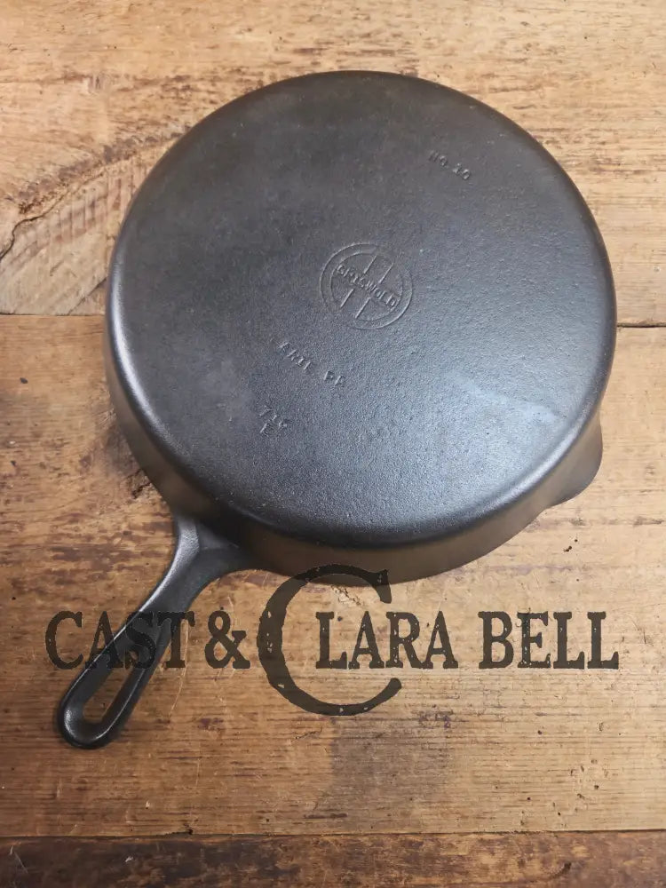 Big 1940’s Griswold #10 Skillet with Small Block Logo and Heat Ring 716 E. Fantastic every day pan Getting harder to