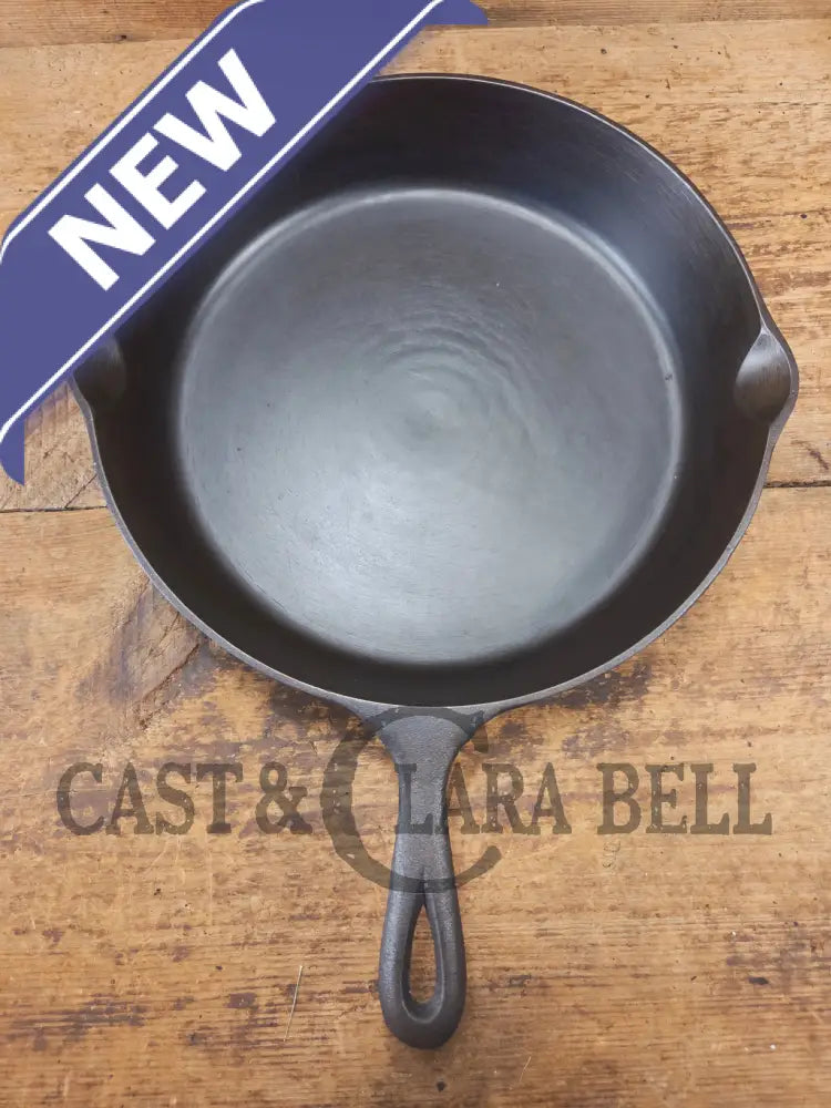 Big bacon skillet! Beautiful 1930’s Lodge #10 Cast Iron Skillet with 3 Notch Heat Ring - Skillet