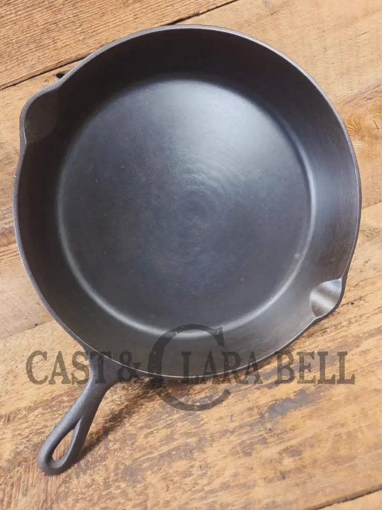 Big bacon skillet! Beautiful 1930’s Lodge #10 Cast Iron Skillet with 3 Notch Heat Ring - Skillet