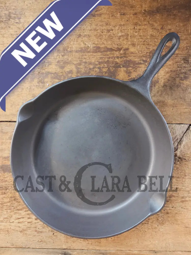 Big bacon skillet! Beautiful 1930’s Lodge #10 Cast Iron Skillet with 3 Notch Heat Ring. SC24 - Skillet