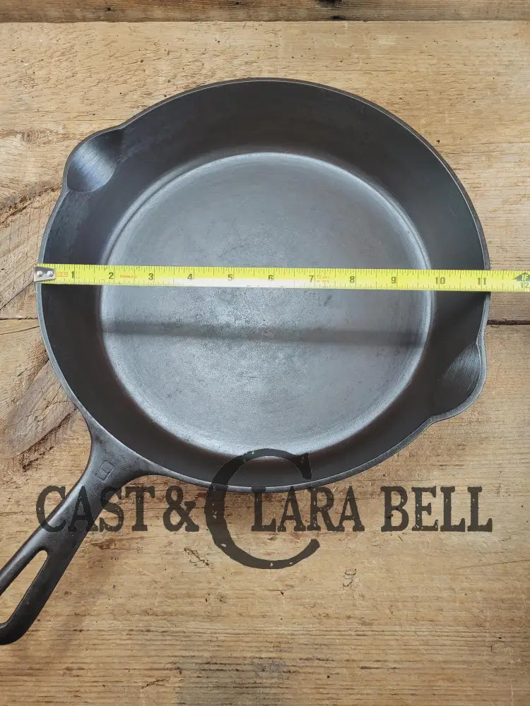 Big beautiful bacon skillet. Griswold #9 Cast Iron Skillet with Small Block Logo 710 C