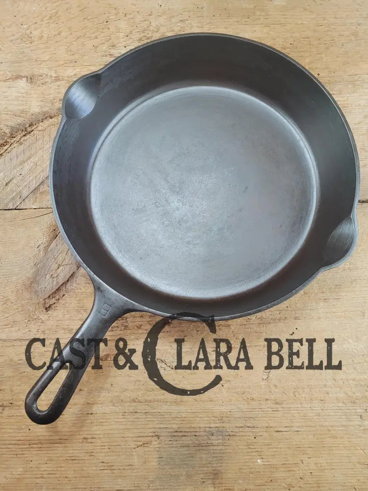 Big beautiful bacon skillet. Griswold #9 Cast Iron Skillet with Small Block Logo 710 C