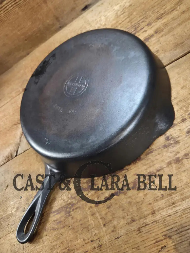 Big beautiful bacon skillet. Griswold #9 Cast Iron Skillet with Small Block Logo 710 F Skillet