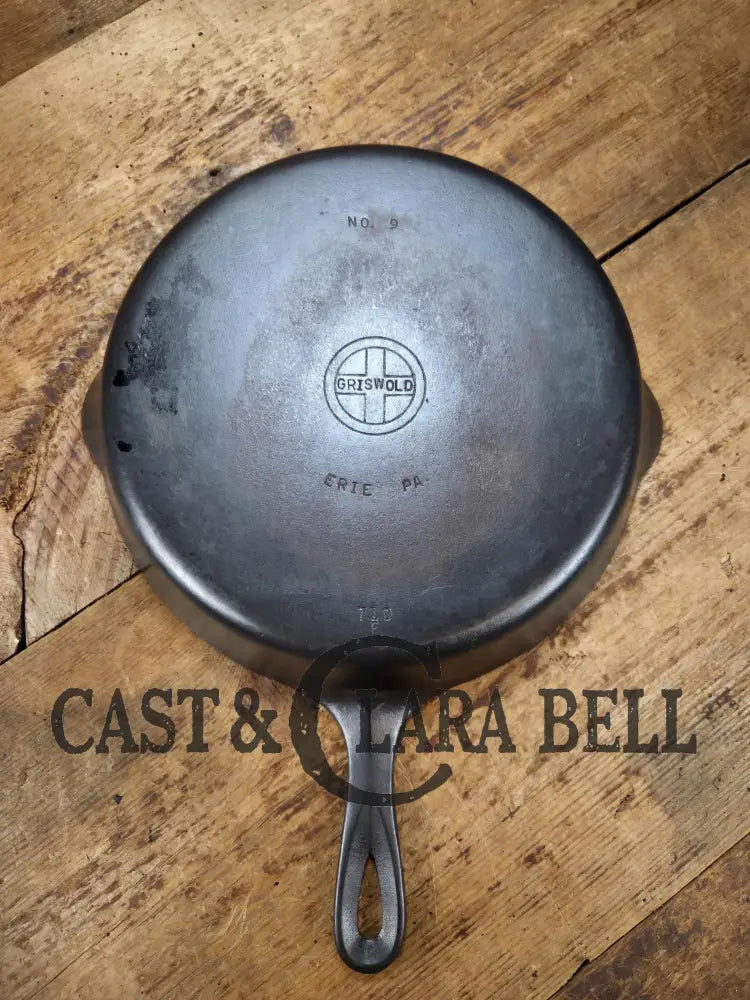 Big beautiful bacon skillet. Griswold #9 Cast Iron Skillet with Small Block Logo 710 F Skillet