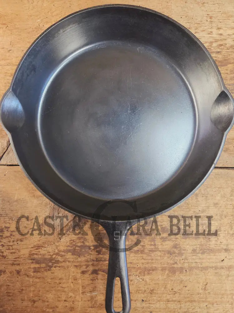 Big beautiful bacon skillet. Griswold #9 Cast Iron Skillet with Small Block Logo 710 H Skillet