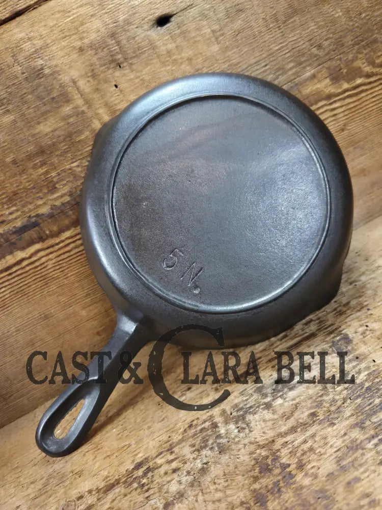 Birmingham Stove & Range 1940’s era Red Mountain Series #5N cast iron skillet with Heat Ring. Near mint! Skillet