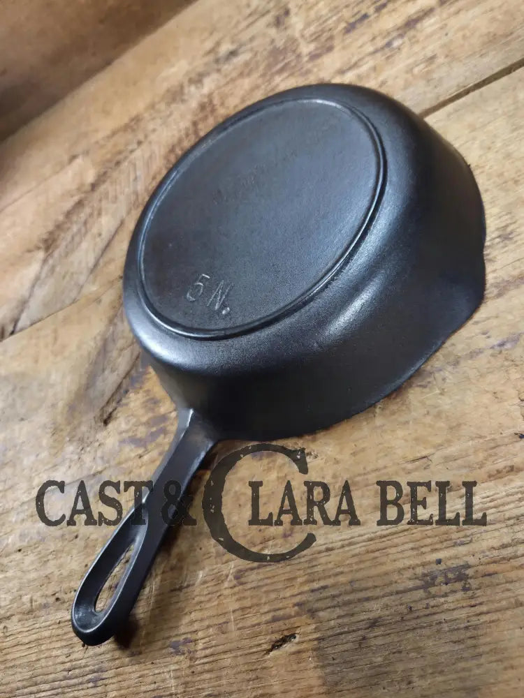 Birmingham Stove & Range 1940’s era Red Mountain Series #5N cast iron skillet with Heat Ring. Near mint! Skillet
