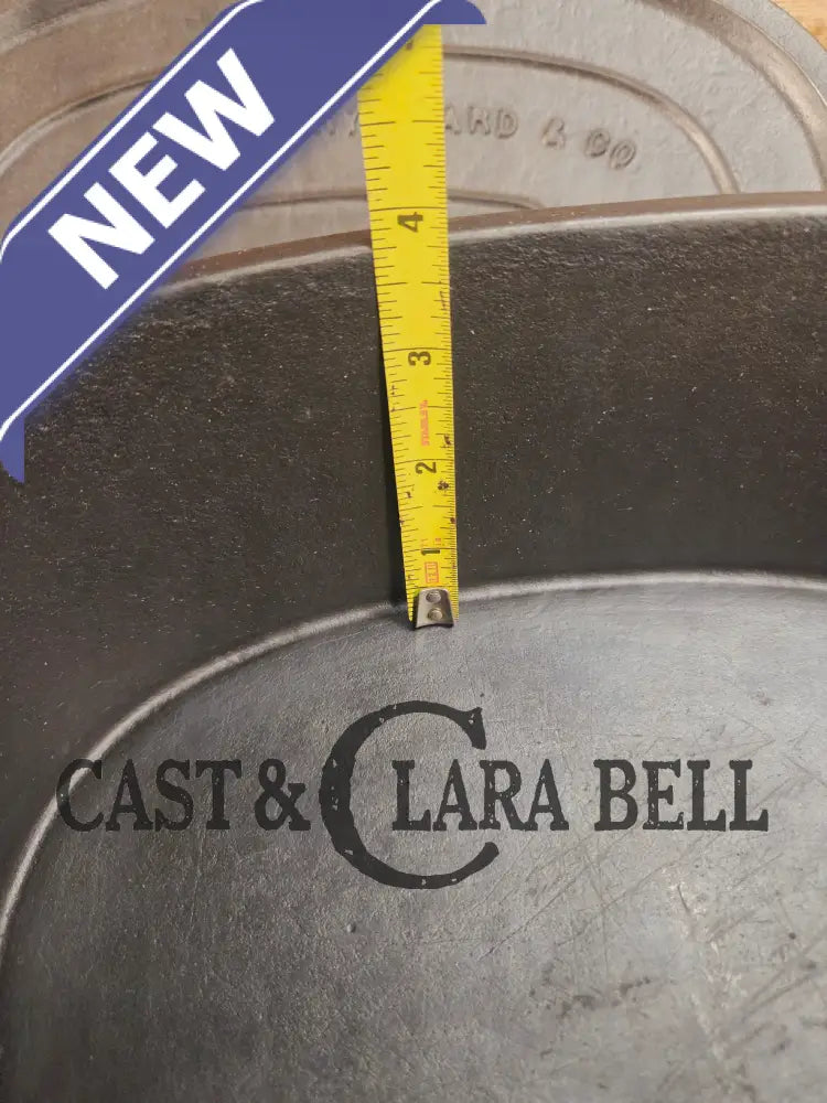 Calling all bread bakers! Beautiful elegant hard to find Wagner made ’Montgomery Ward’ #3 Oval Roaster Dutch Ovens