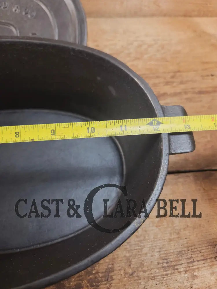 Calling all bread bakers! Beautiful elegant hard to find Wagner made ’Montgomery Ward’ #3 Oval Roaster Dutch Ovens