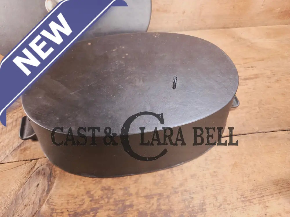 Calling all bread bakers! Beautiful elegant hard to find Wagner made ’Montgomery Ward’ #3 Oval Roaster Dutch Ovens