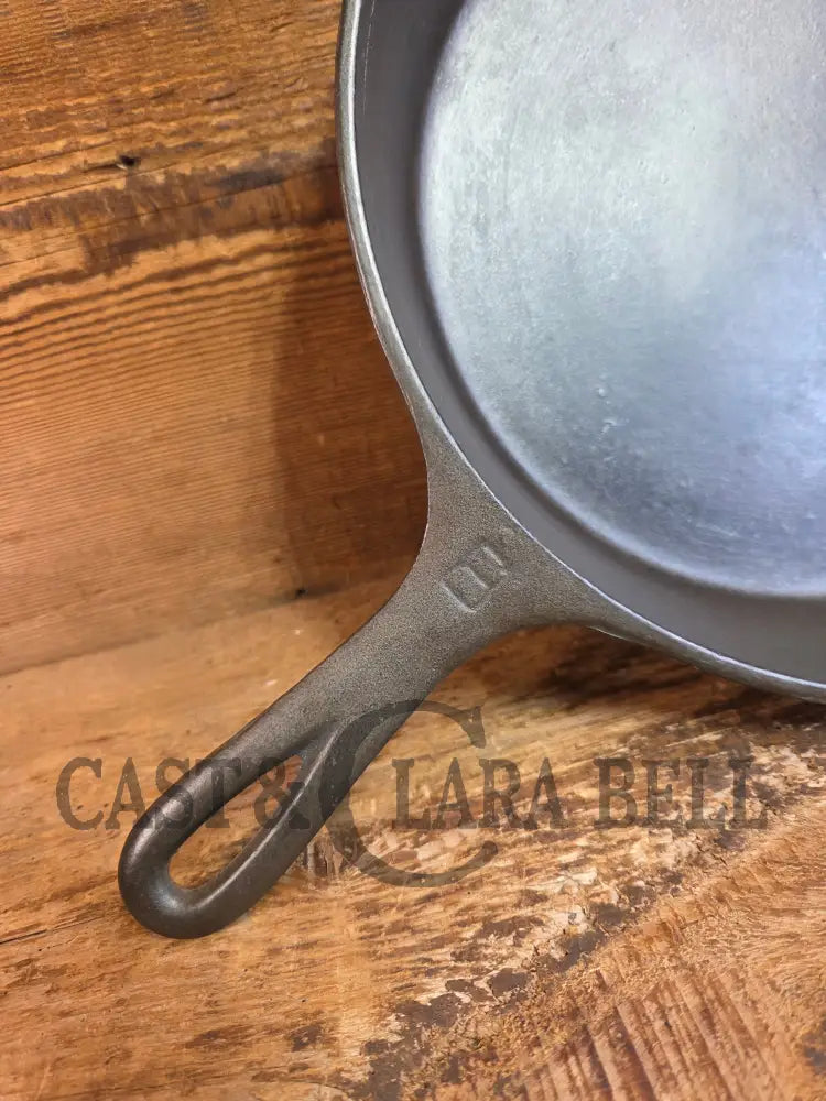 Canadian made vintage T.Eaton Foundry #8 Skillet. The Canadian βGriswoldβ style skillet - Skillet