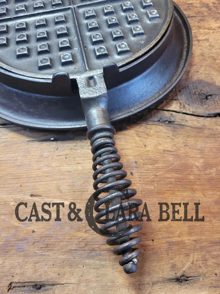 Classic! 1900’S Fully Marked Fanner Mfg No. 8 Crescent Cast Iron Waffle Maker. Htf Fully Marked