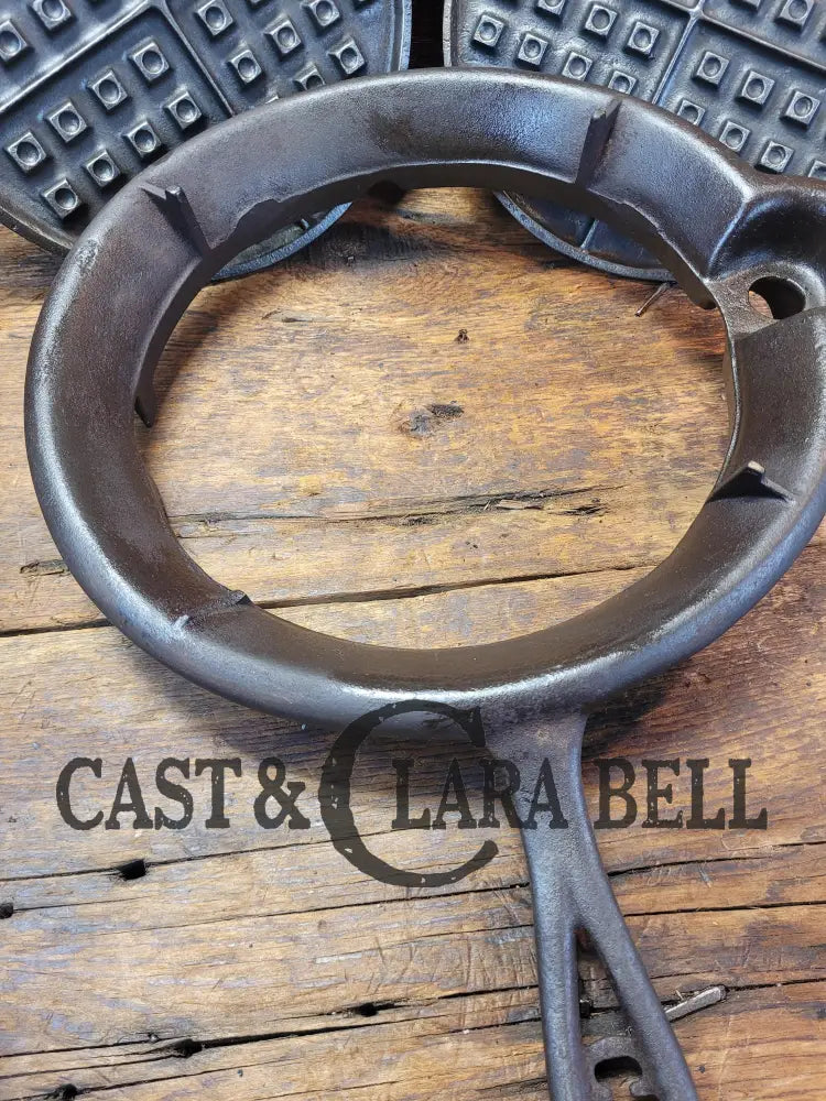 Classic! 1900βS Fully Marked Fanner Mfg No. 8 Crescent Cast Iron Waffle Maker. Htf Fully Marked