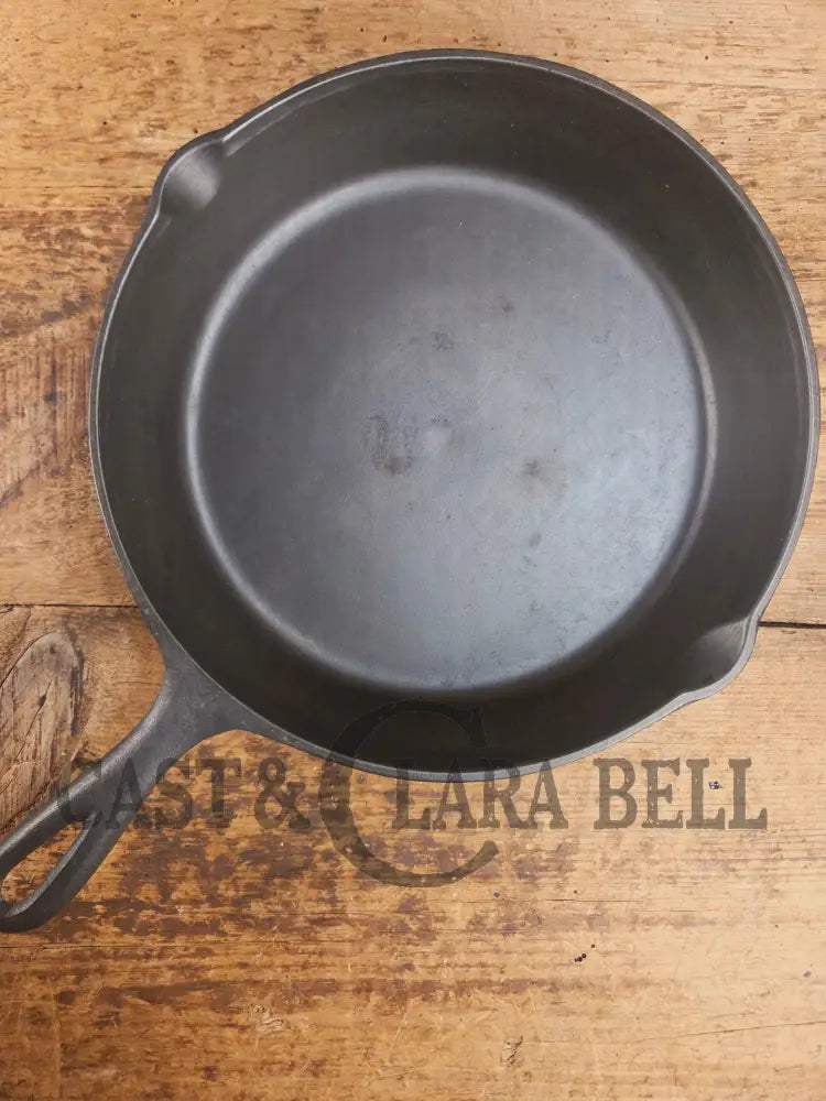 Classic 1910βs Lodge #7 Cast Iron Skillet Three Notch with raised T. Light sleek and ready to cook with! Skillet