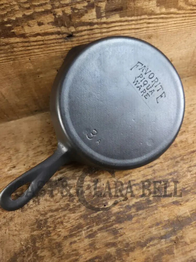 Classic Egg Skillet! 1920βs Favorite Piqua Ware #3 Skillet 3 A Skillet