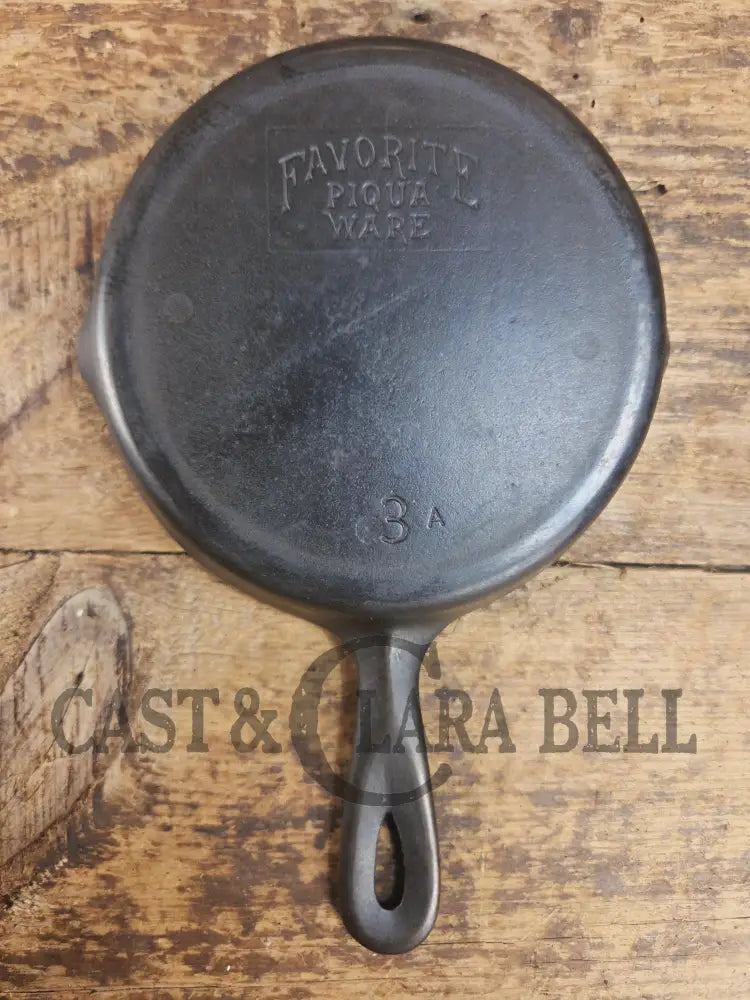 Classic Egg Skillet! 1920βs Favorite Piqua Ware #3 Skillet 3 A SC24 Skillet