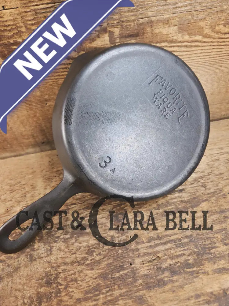 Classic Egg Skillet! 1920βs Favorite Piqua Ware #3 Skillet 3 A SC24 Skillet