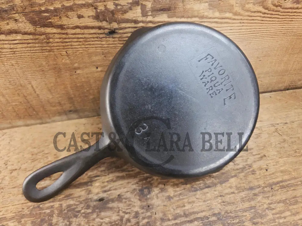 Classic Egg Skillet! 1920βs Favorite Piqua Ware #3 Skillet 3 A SC24 Skillet