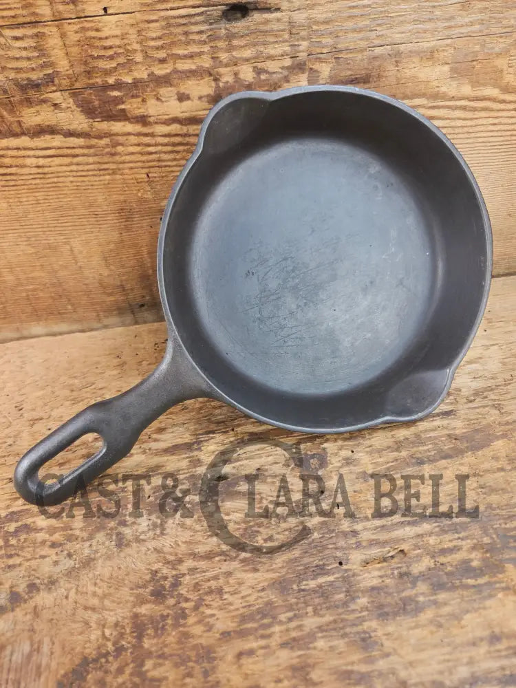 Classic Egg Skillet. 1940βs Griswold Iron Mountain #3 Cast Iron Egg Skillet with Heat Ring 1031 Skillet
