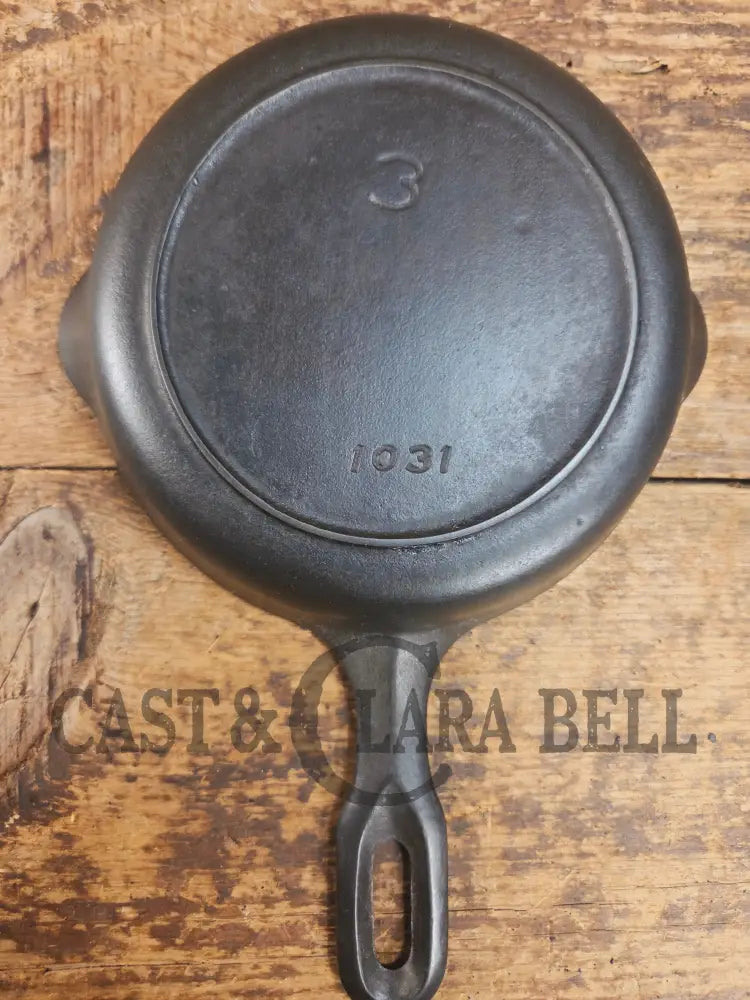 Classic Egg Skillet. 1940βs Griswold Iron Mountain #3 Cast Iron Egg Skillet with Heat Ring 1031 Skillet