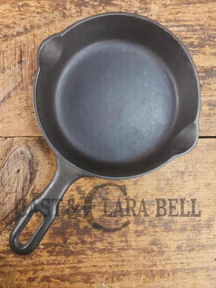 Classic Egg Skillet. 1940βs Griswold Iron Mountain #3 Cast Iron Egg Skillet with Heat Ring 1031 Skillet