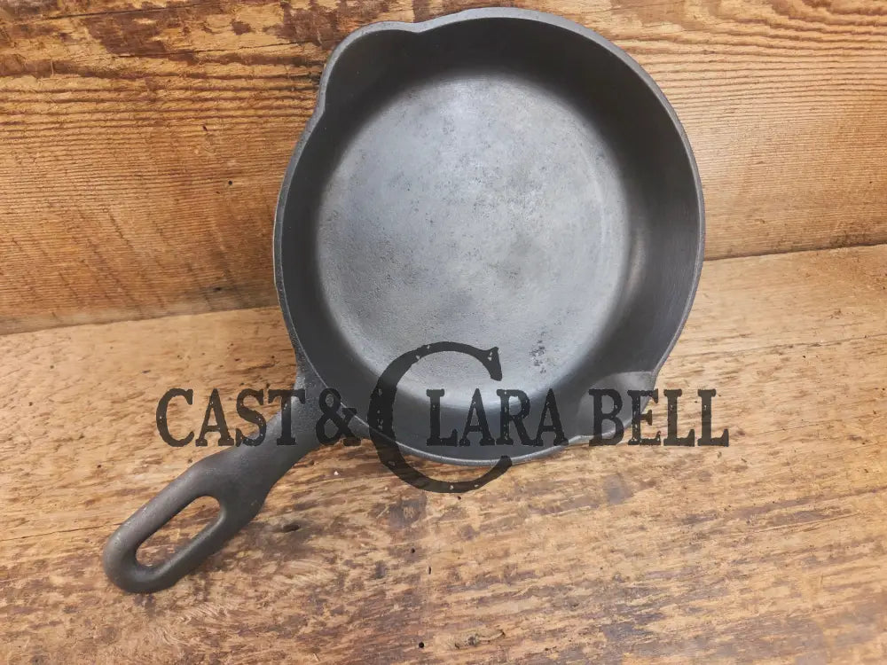 Classic Egg Skillet. 1940βs Griswold Iron Mountain #3 Cast Iron Egg Skillet with Heat Ring 1031 Skillet