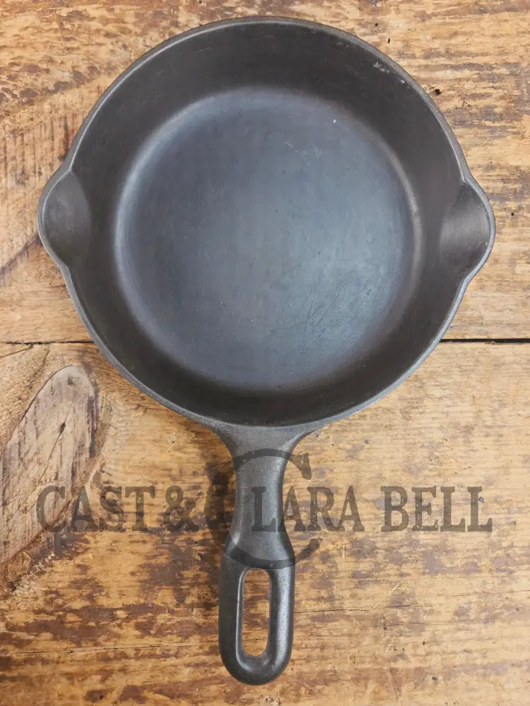 Classic Egg Skillet. 1940βs Griswold Iron Mountain #3 Cast Iron Egg Skillet with Heat Ring 1031 Skillet