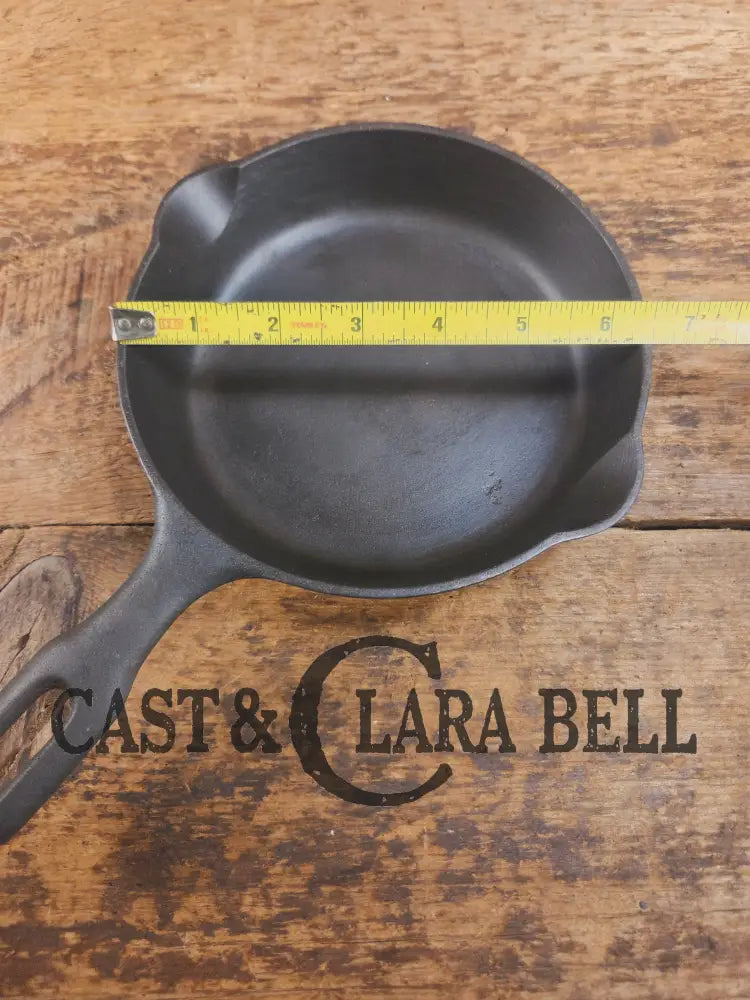 Classic Egg Skillet. 1940βs Griswold Iron Mountain #3 Cast Iron Egg Skillet with Heat Ring 1031 Skillet