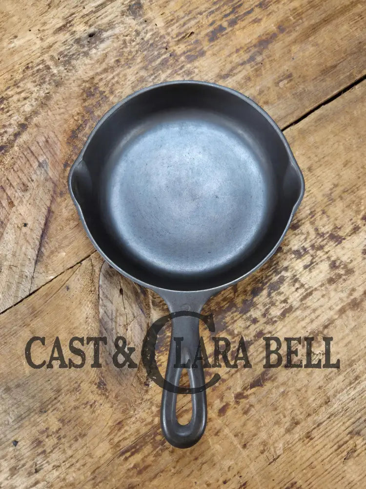 Classic Egg Skillet! Unmarked Wagner #3 Cast Iron Skillet 6 1/2 Inch Skillet. Perfect for daily use and first time